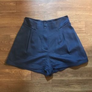 Fluer de Mal navy blue shorts.